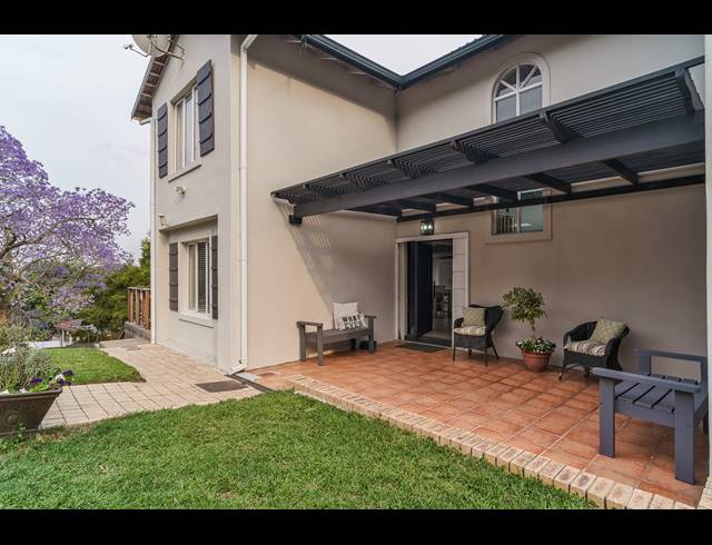 5 BEDROOM HOUSE SOLD IN BEVERLEY HILLS